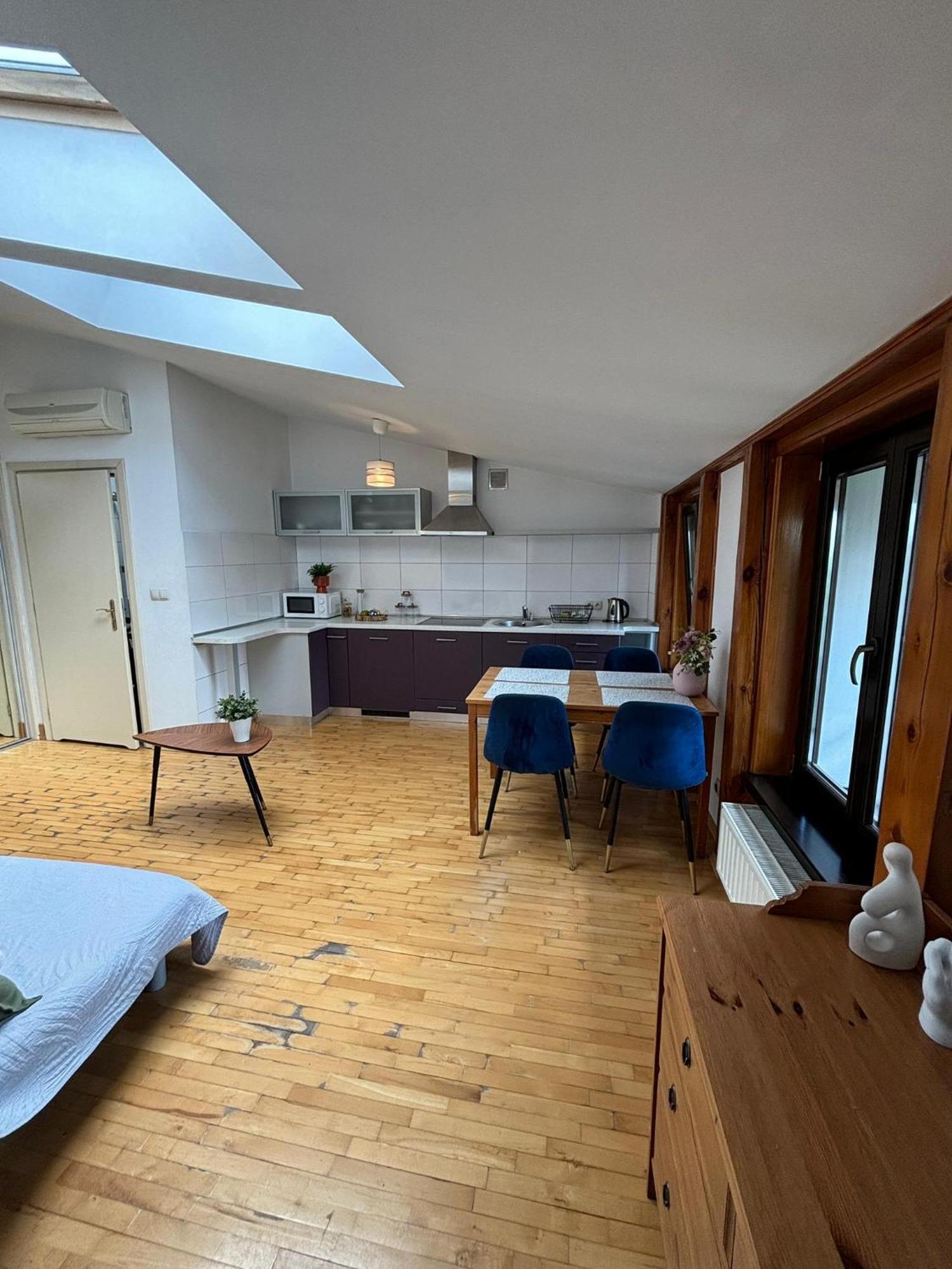 Blue Moon Main Square Apartment Krakau